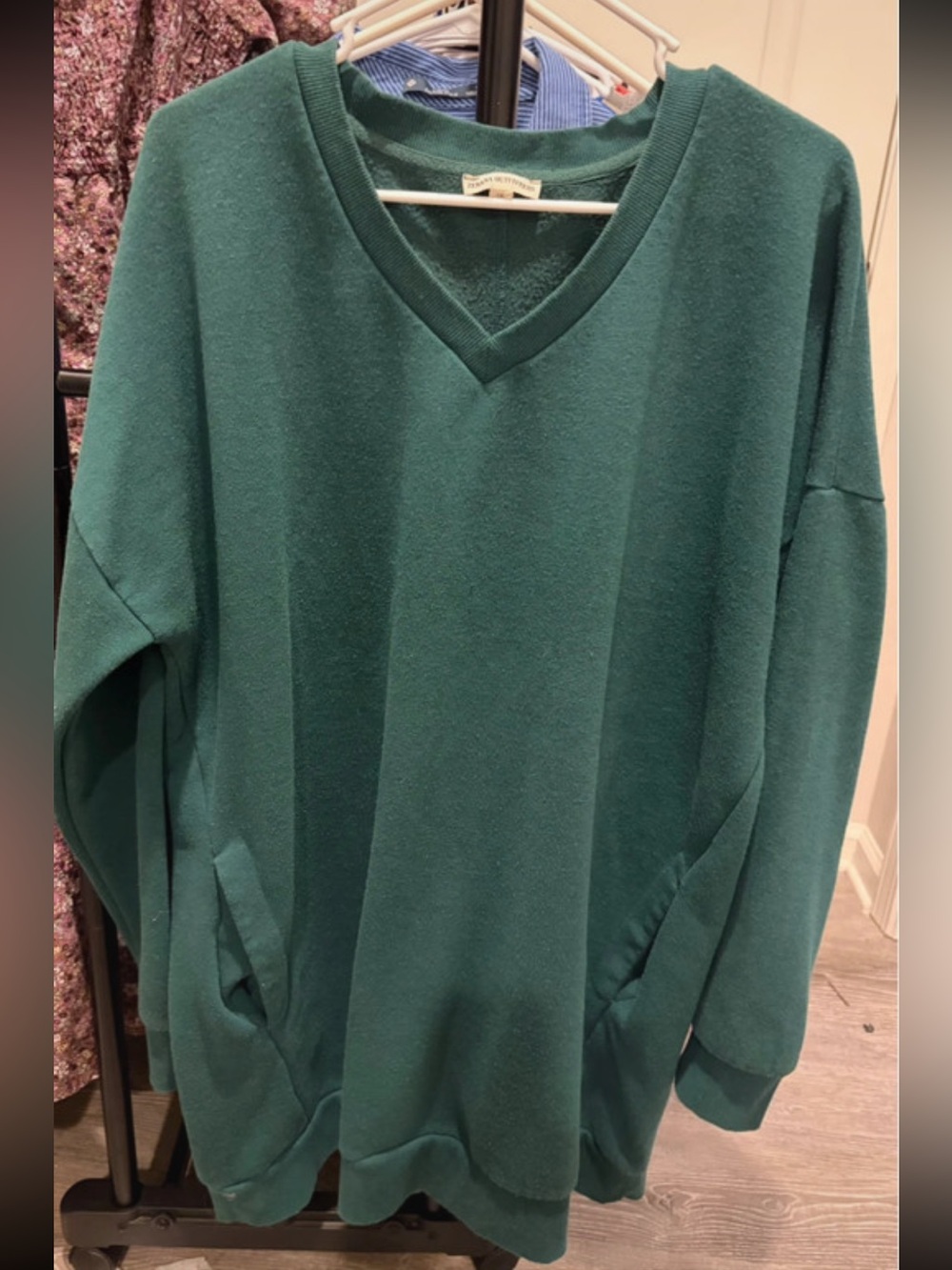 Zenana Women’s V-Neck Green Sweatshirt